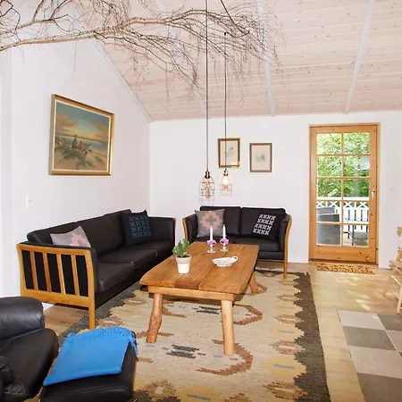 8 Person In Hemmet-by Traum *