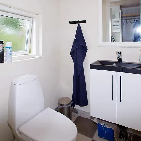 8 Person In Hemmet-by Traum * Hemmet