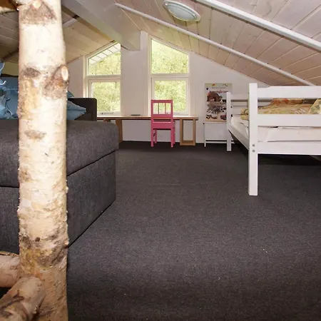 8 Person In Hemmet-by Traum * Hemmet