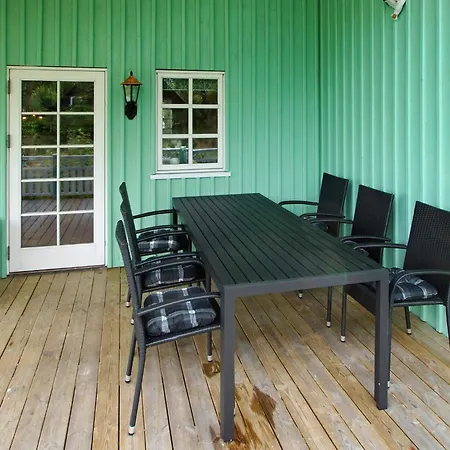 8 Person In Hemmet-by Traum Nyaraló