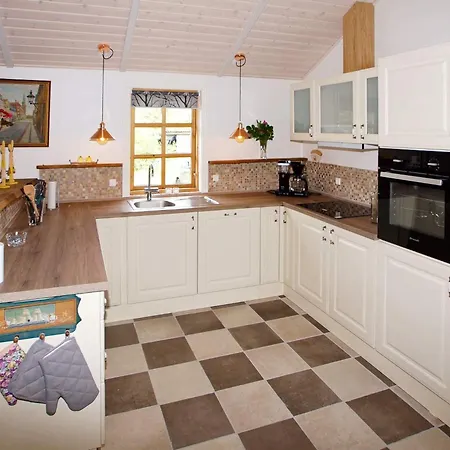 8 Person In Hemmet-by Traum *